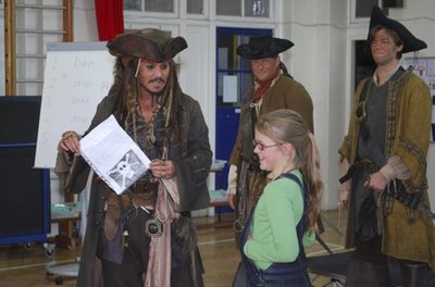 El actor Johnny Depp vestido como Jack Sparrow sorprendió a todos